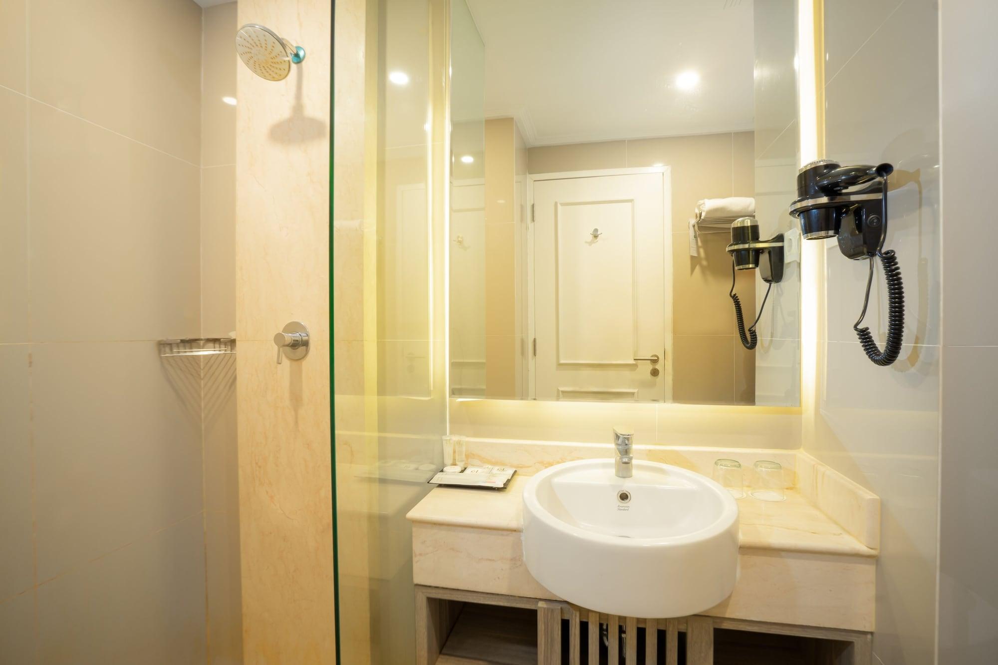 El Hotel Yogyakarta Malioboro מראה חיצוני תמונה