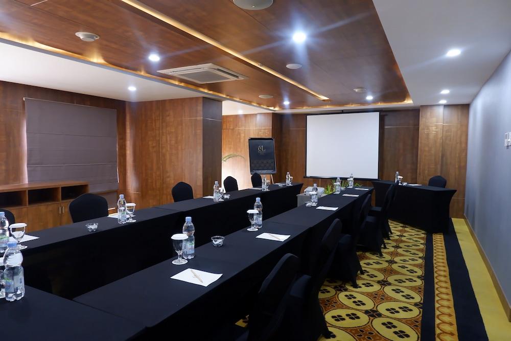 El Hotel Yogyakarta Malioboro מראה חיצוני תמונה