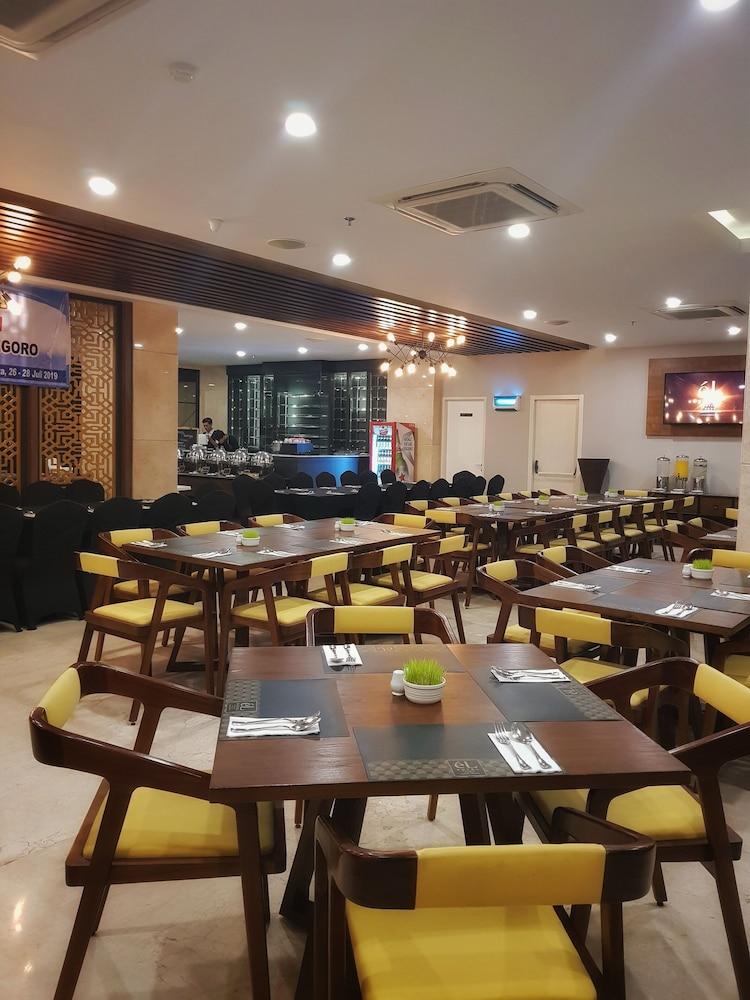 El Hotel Yogyakarta Malioboro מראה חיצוני תמונה