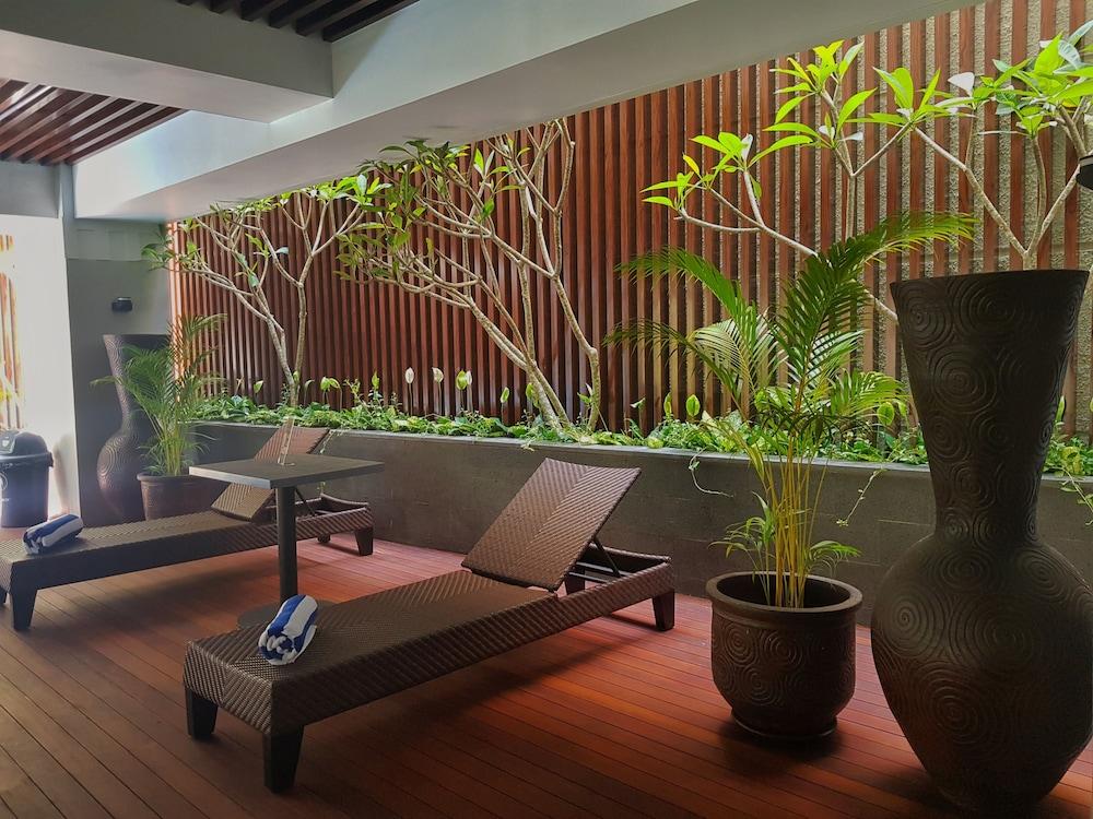 El Hotel Yogyakarta Malioboro מראה חיצוני תמונה